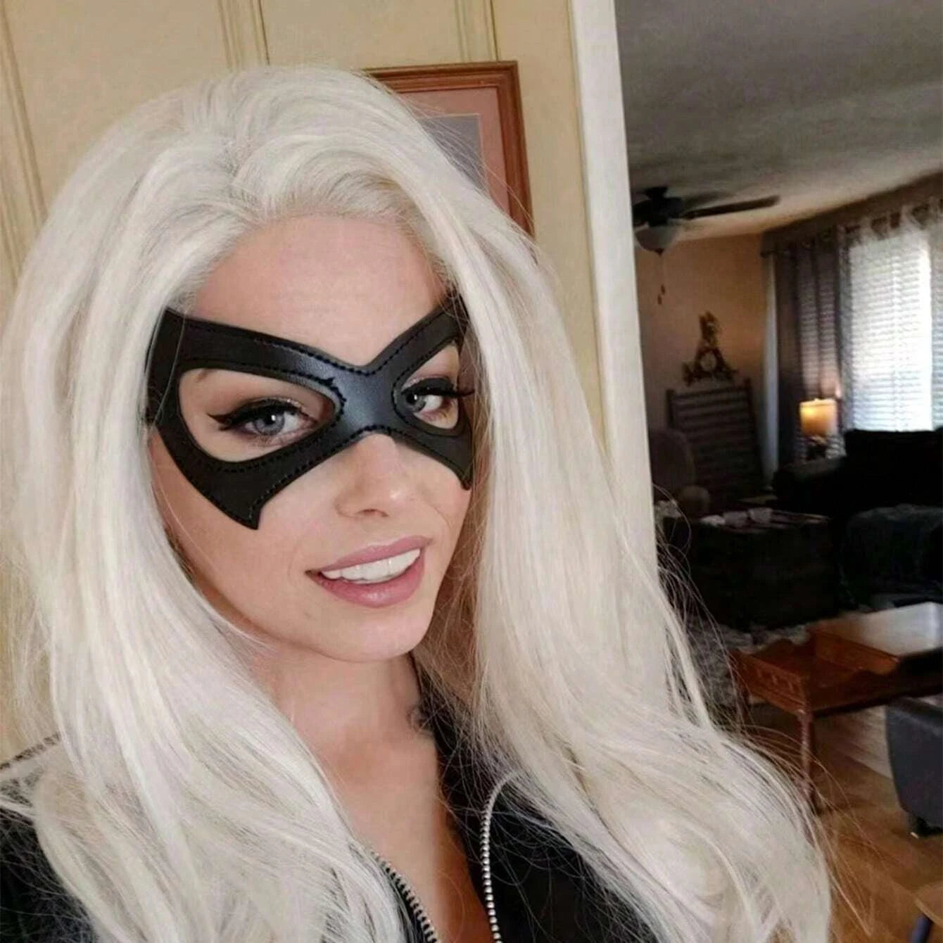 Black Gothic Cat Eye Mask – Masquerade & Cosplay Accessory